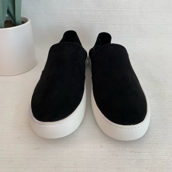 NWOT Steve Madden Fayna Black Suede Fabric Upper Slip On Sneakers Women’s - Picture 4 of 12